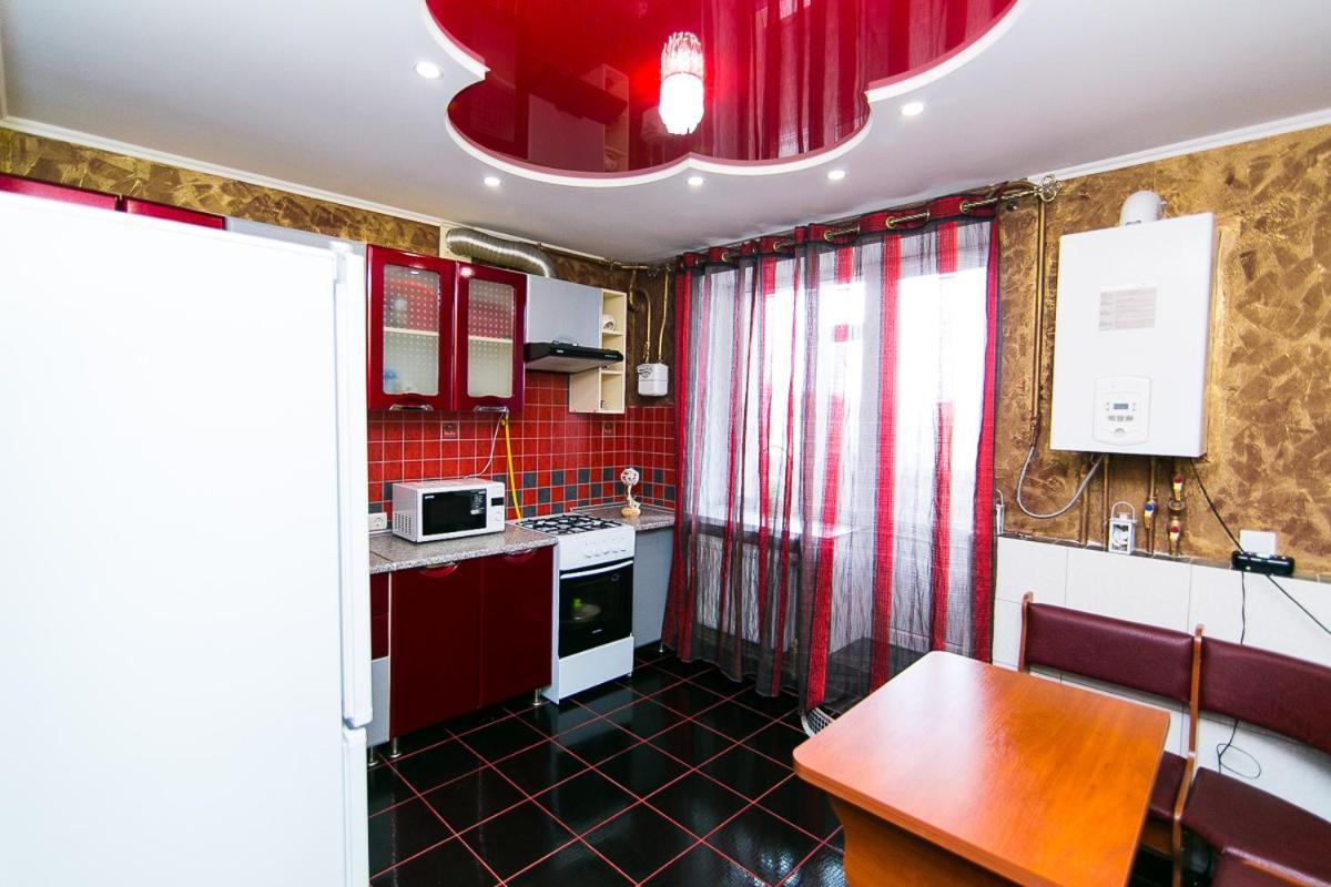 Vip Apartmens Faraon On Illinskaya 1 Floor Sumî Exterior foto