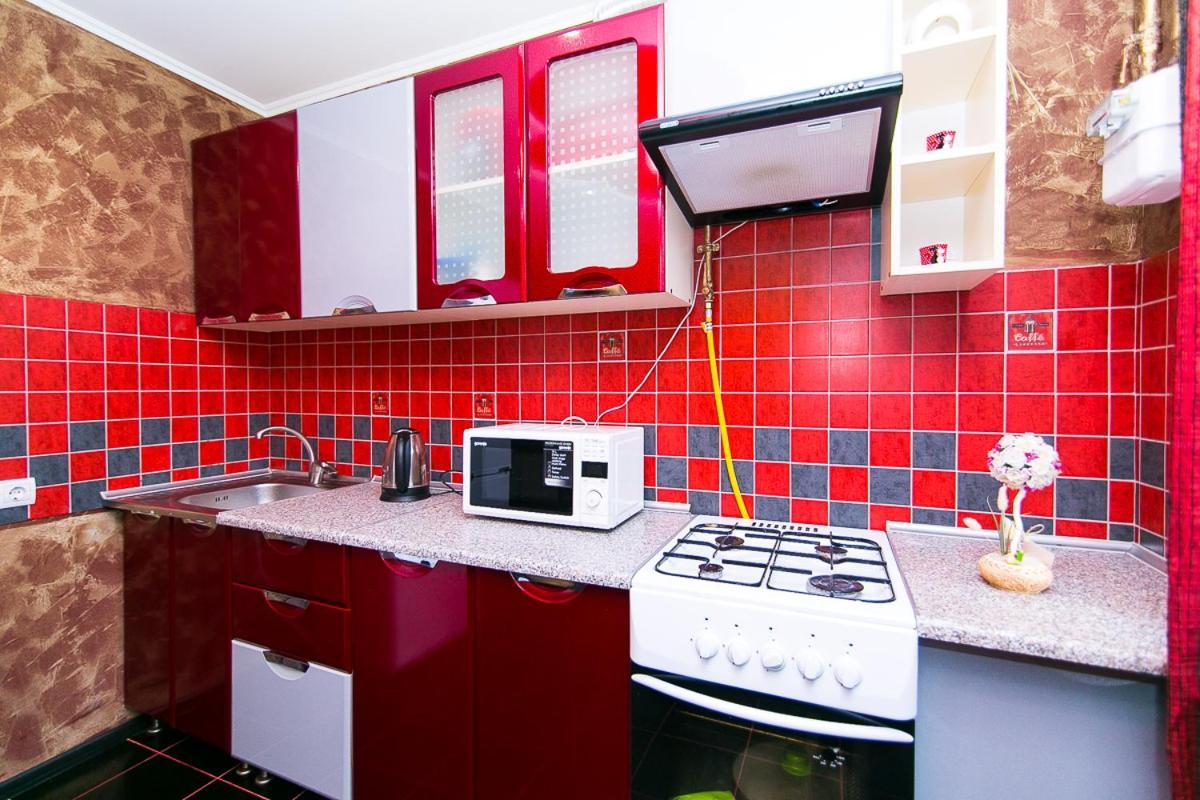 Vip Apartmens Faraon On Illinskaya 1 Floor Sumî Exterior foto