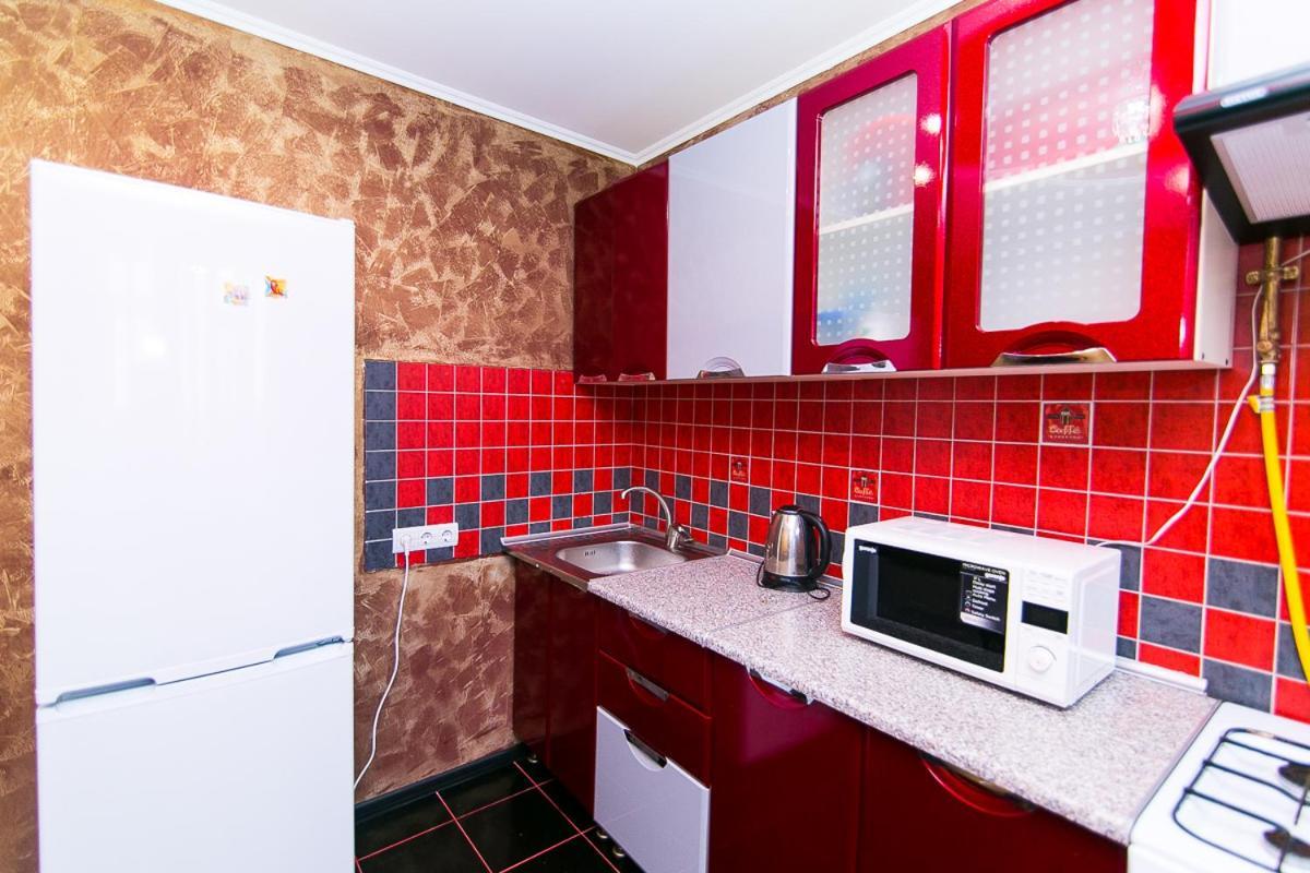 Vip Apartmens Faraon On Illinskaya 1 Floor Sumî Exterior foto