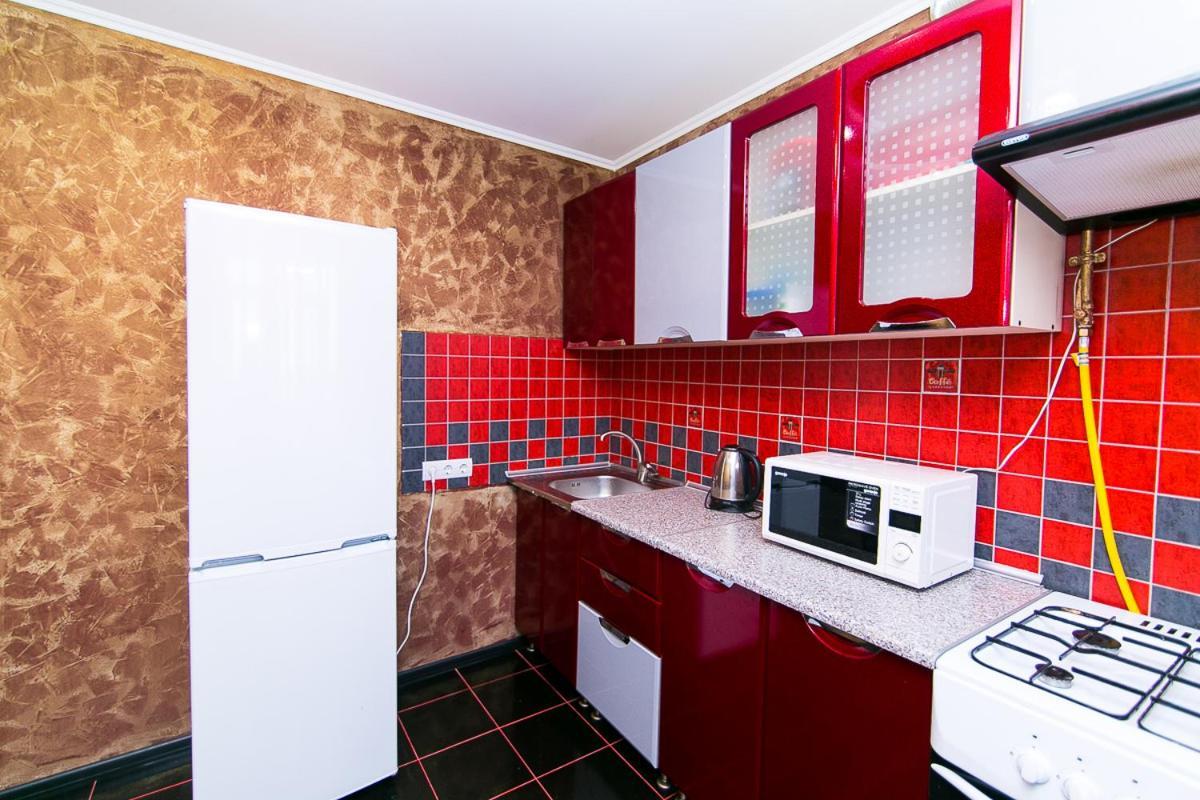 Vip Apartmens Faraon On Illinskaya 1 Floor Sumî Exterior foto